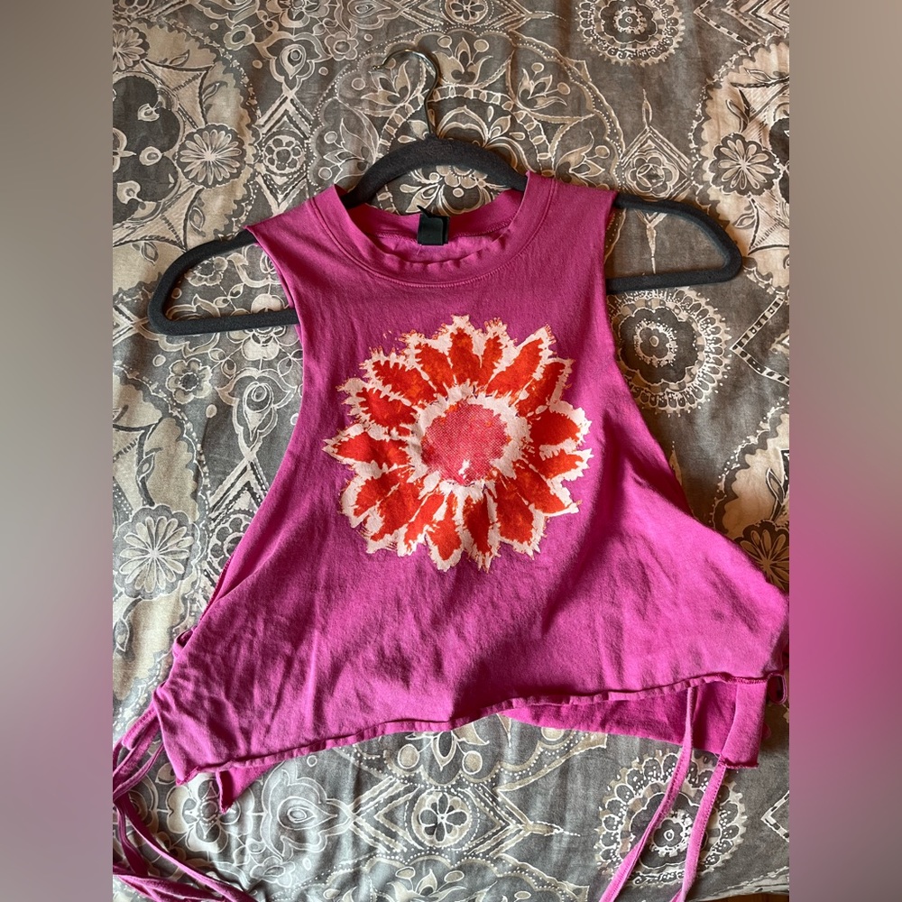 Pink cropped tank top